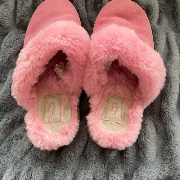 UGG Women’s Coquette Pink Suede Slippers Lightweight Sheepskin Lined Shoes - Picture 8 of 11